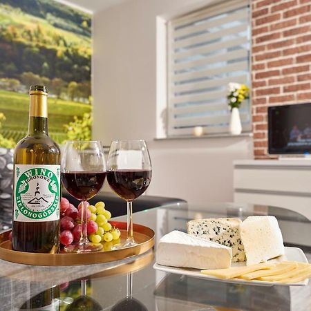 Apartament Winnica Ζιελόνα Γκόρα Εξωτερικό φωτογραφία