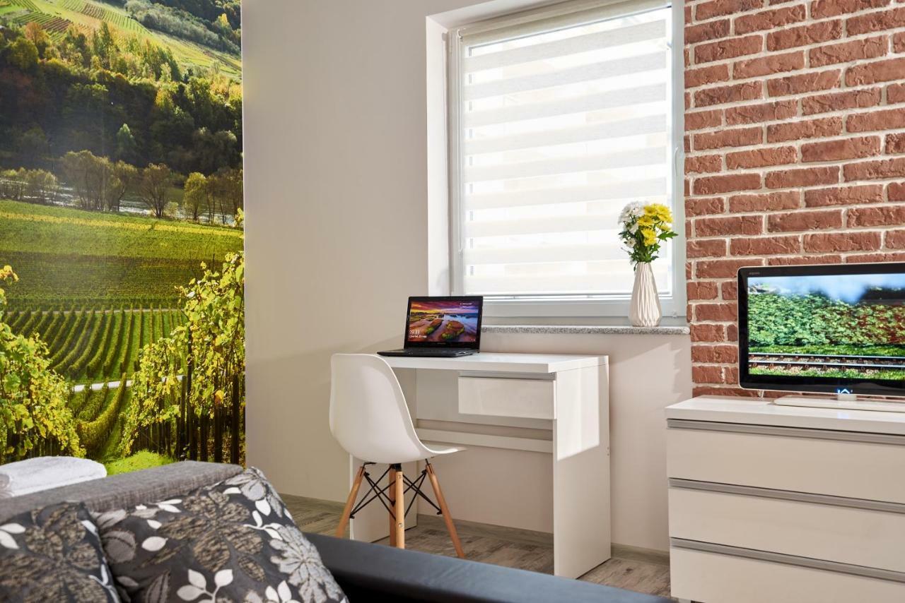 Apartament Winnica Ζιελόνα Γκόρα Εξωτερικό φωτογραφία